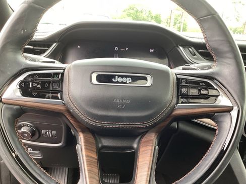 Used 2021 Jeep Grand Cherokee L Summit w/ Luxury Tech Group V image 11