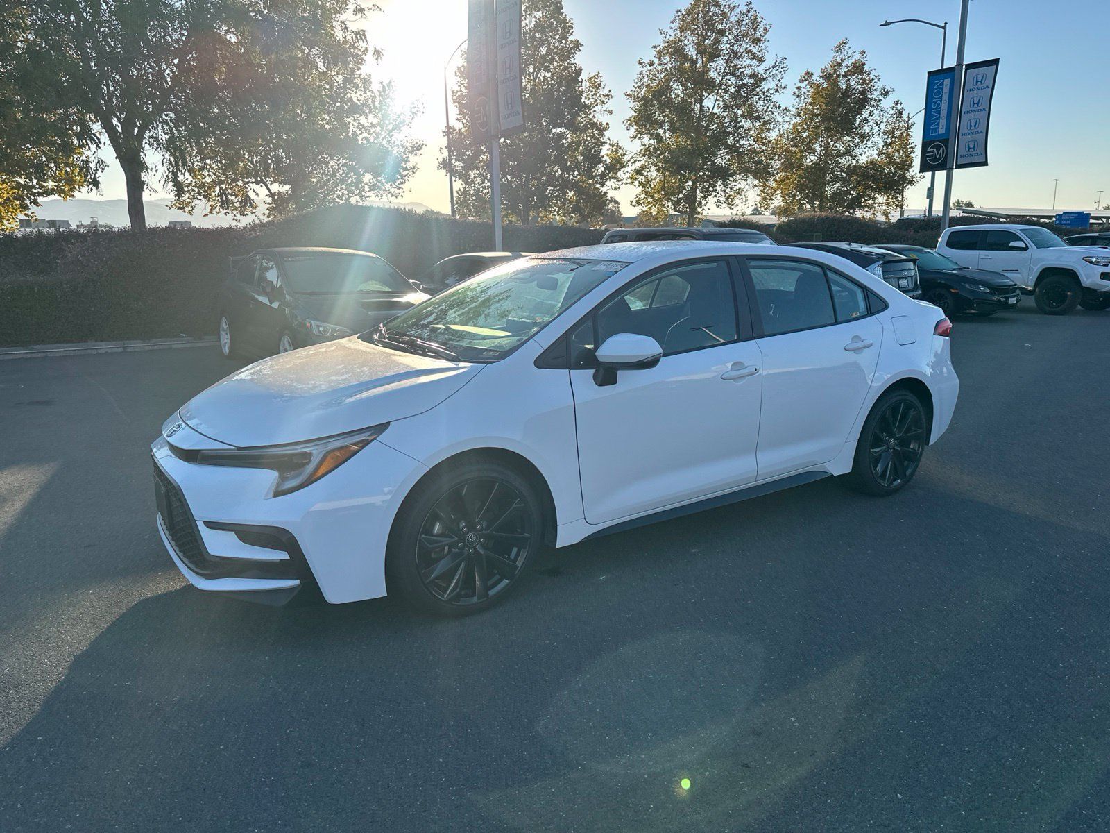 Used 2024 Toyota Corolla SE FWD image 5