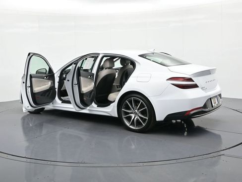 Used 2023 Genesis G70 2.0T image 25