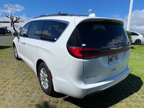 Used 2022 Chrysler Pacifica Touring-L image 23