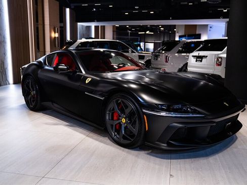 Used 2025 Ferrari 12Cilindri RWD image 23
