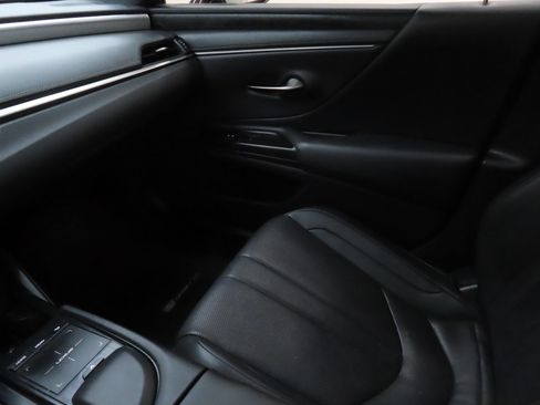 Used 2019 Lexus ES 350 F Sport w/ Accessory Package 2 FWD image 19