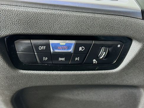 Used 2025 BMW 330i Sedan image 17