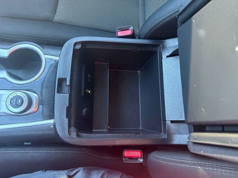 Used 2017 Nissan Pathfinder SV image 27