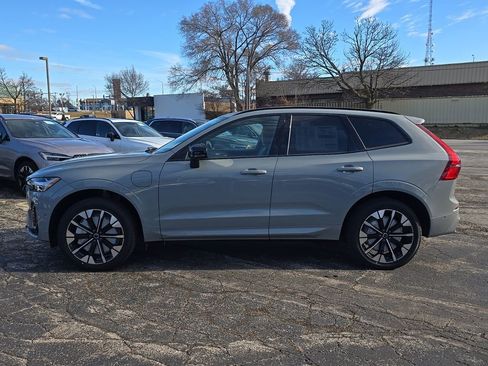 New 2026 Volvo XC60 T8 Plus w/ Climate Package AWD/4WD image 3