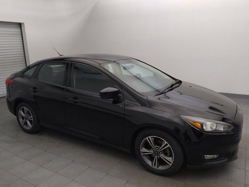 Used 2018 Ford Focus SE w/ SE Appearance Package FWD image 11