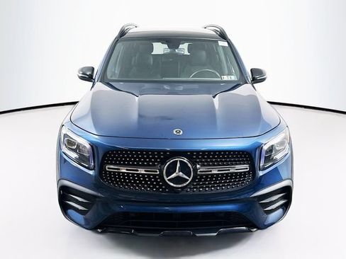 Used 2023 Mercedes-Benz GLB 250 4MATIC image 2