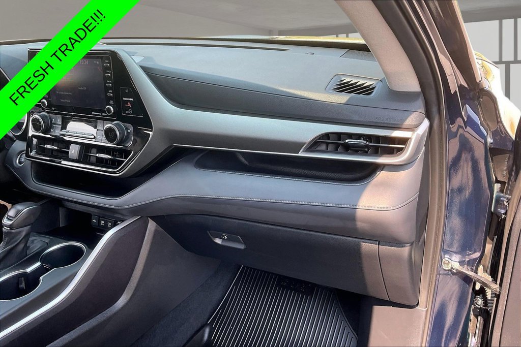 Used 2021 Toyota Highlander XLE AWD/4WD image 26
