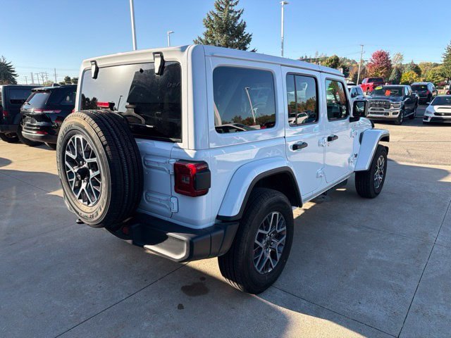 Certified 2026 Jeep Wrangler Unlimited Sahara AWD/4WD image 6