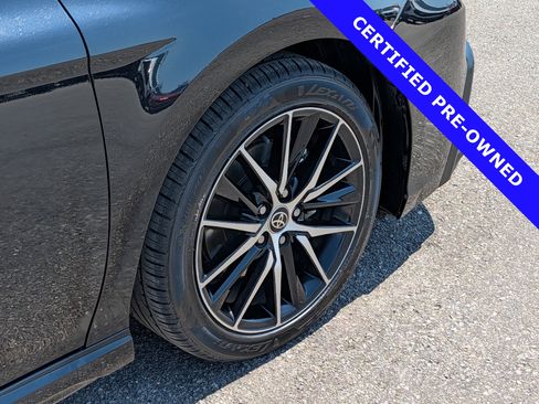 Used 2023 Toyota Camry SE image 12