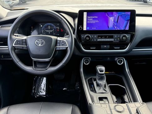 Used 2024 Toyota Grand Highlander XLE image 37