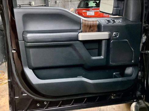 Used 2020 Ford F150 Lariat w/ FX4 Off-Road Package image 24