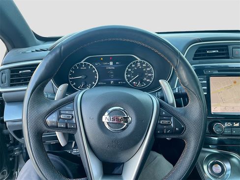 Used 2019 Nissan Maxima SR w/ Premium Package image 11