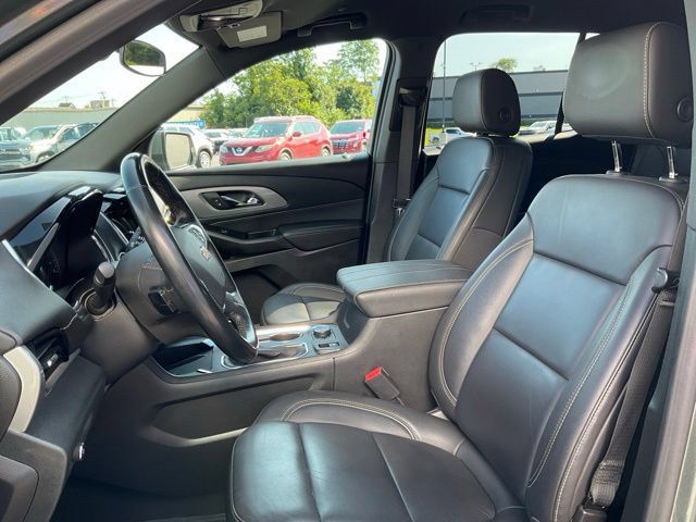 Used 2023 Chevrolet Traverse LT AWD/4WD image 2