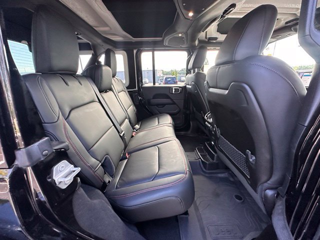 Used 2025 Jeep Wrangler Unlimited Rubicon AWD/4WD image 31