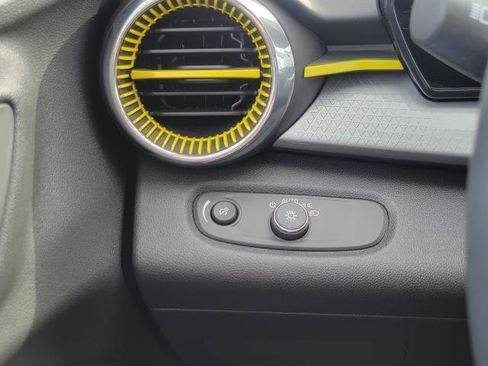 Used 2024 Chevrolet Trax LT w/ Driver Confidence Package image 12