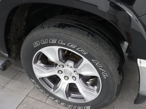 Used 2022 RAM 1500 Laramie AWD/4WD image 3