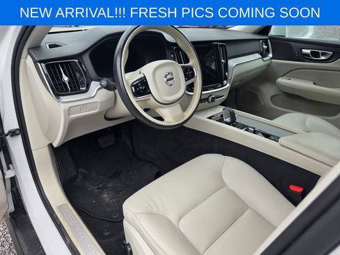 Used 2025 Volvo V60 B5 Cross Country Plus AWD/4WD image 8