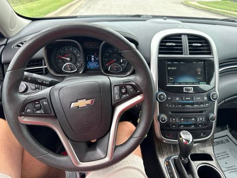Used 2015 Chevrolet Malibu LT FWD image 7