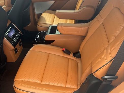 Certified 2023 Lincoln Aviator Black Label Grand Touring w/ Class IV Trailer Tow Package image 8