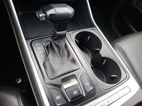 Used 2025 Kia Carnival image 16