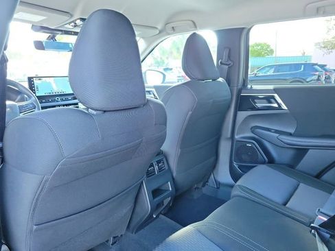 New 2026 Mitsubishi Outlander ES FWD image 13
