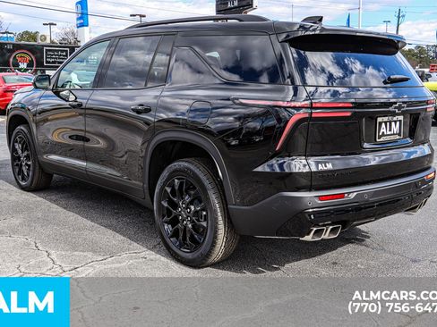 Used 2025 Chevrolet Traverse LT w/ Enhanced Driving Package image 8