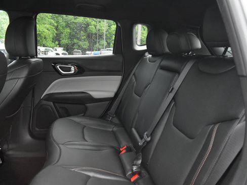 Used 2024 Jeep Compass Limited w/ Elite Group AWD/4WD image 17