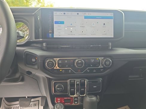 Used 2025 Jeep Wrangler Unlimited Rubicon 392 image 19