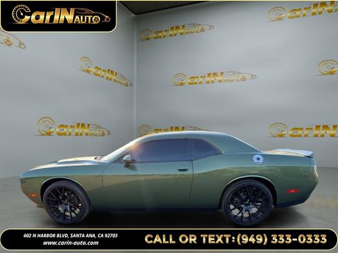 Used 2020 Dodge Challenger SXT RWD image 8