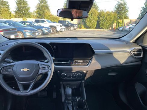 Used 2025 Chevrolet TrailBlazer LT image 27