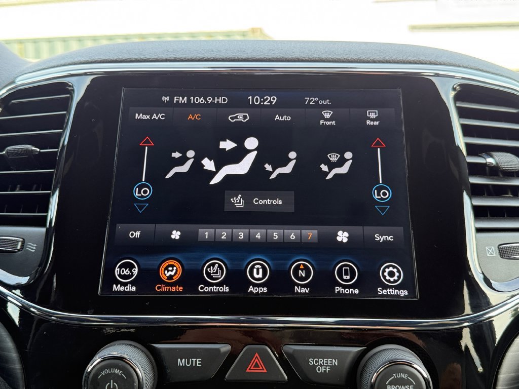 Used 2022 Jeep Grand Cherokee Laredo X AWD/4WD image 17