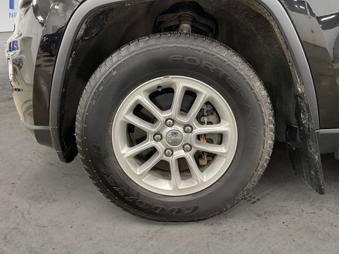 Used 2020 Jeep Grand Cherokee Laredo image 14