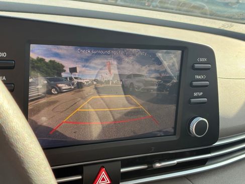 Used 2023 Hyundai Elantra SE FWD image 23