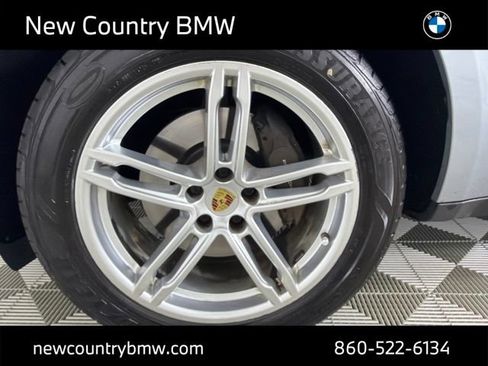 Used 2020 Porsche Macan AWD/4WD image 31