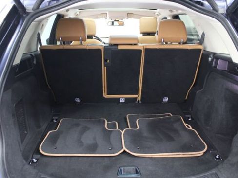 Used 2019 Land Rover Discovery Sport HSE Luxury image 22