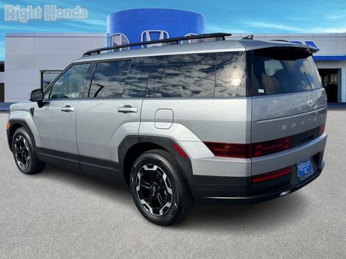 Used 2024 Hyundai Santa Fe SEL image 4