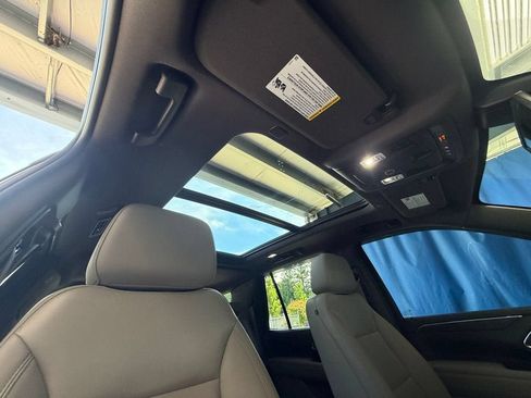 Used 2022 Chevrolet Tahoe LT w/ Luxury Package AWD/4WD image 27