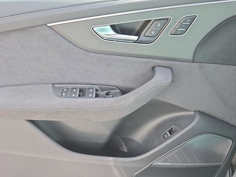 New 2025 Audi RS Q8 performance image 22