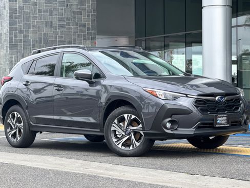 Used 2026 Subaru Crosstrek 2.5i Premium AWD/4WD image 2