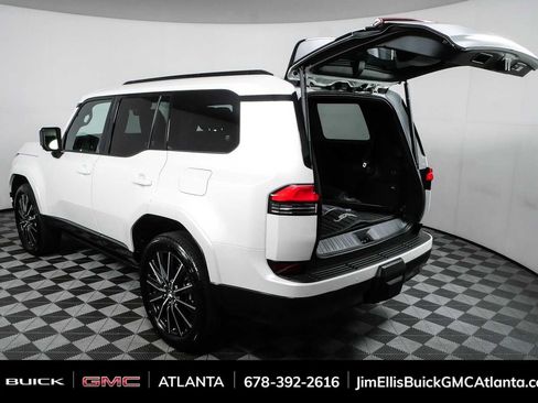 Used 2025 Lexus GX 550 w/ Accessory Package (2T) AWD/4WD image 35