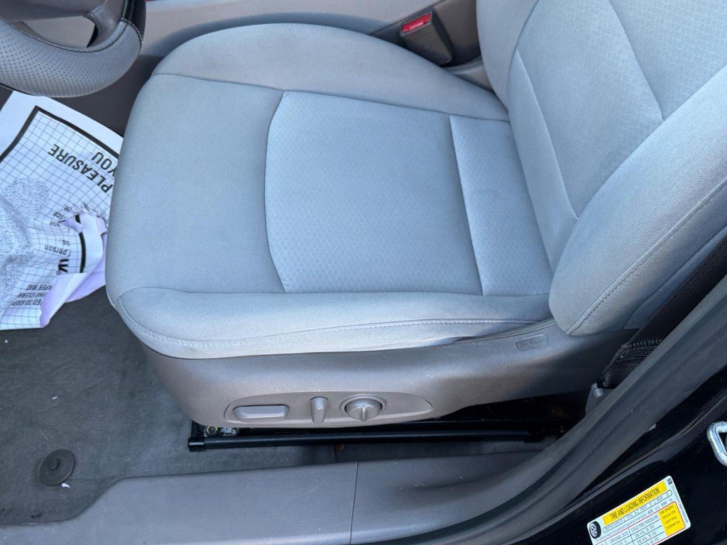 Used 2021 Chevrolet Malibu LT FWD image 16
