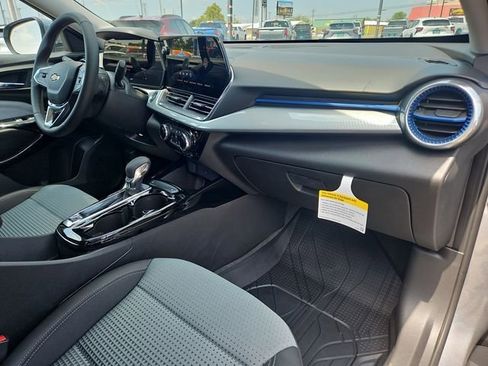New 2025 Chevrolet Trax LT w/ Driver Confidence Package image 24