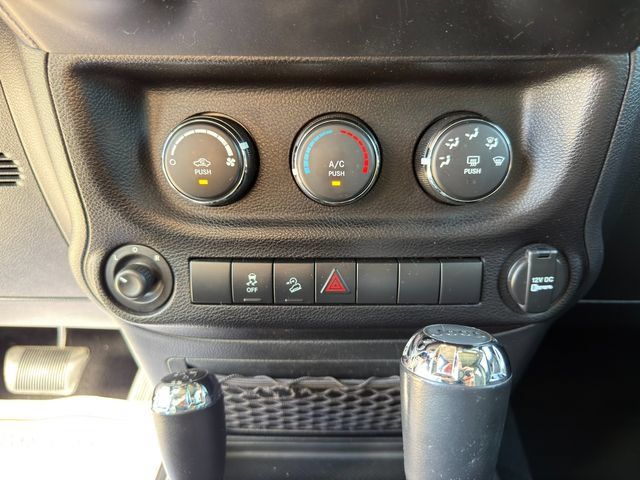 Used 2013 Jeep Wrangler Sport AWD/4WD image 20