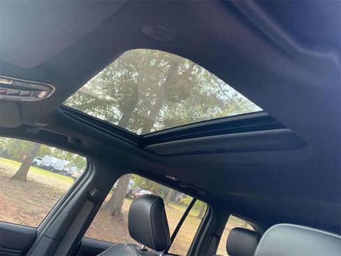 New 2025 Jeep Grand Cherokee Altitude image 21