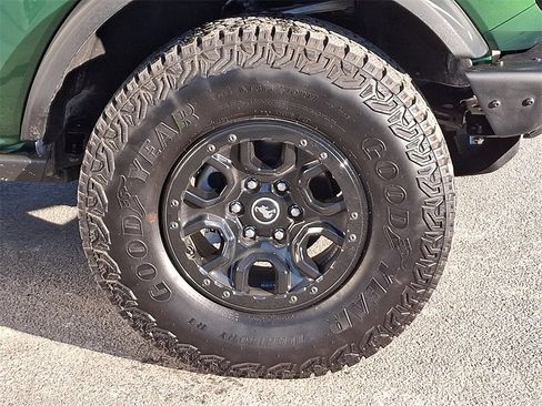 Certified 2025 Ford Bronco Badlands image 8