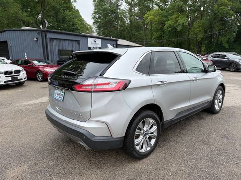 Used 2019 Ford Edge Titanium w/ Equipment Group 301A FWD image 5
