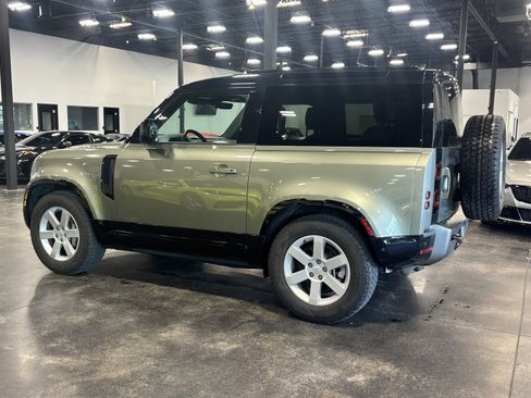 Used 2023 Land Rover Defender 90 X-Dynamic SE AWD/4WD image 4