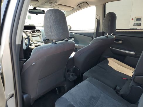 Used 2014 Toyota Prius V Two image 12