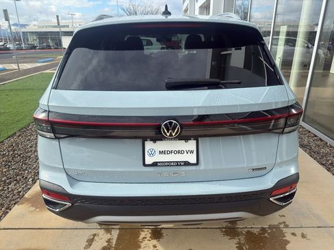 New 2026 Volkswagen Taos SEL image 5